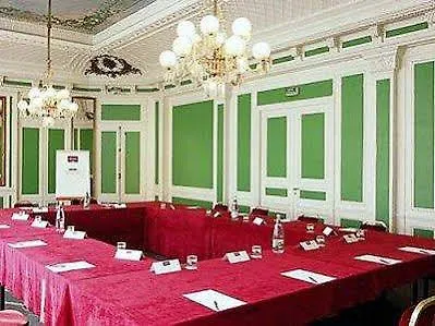 Отель Western Ronceray Opera Париж