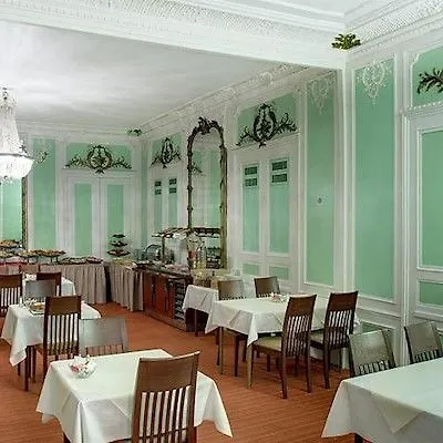 Отель Western Ronceray Opera Париж