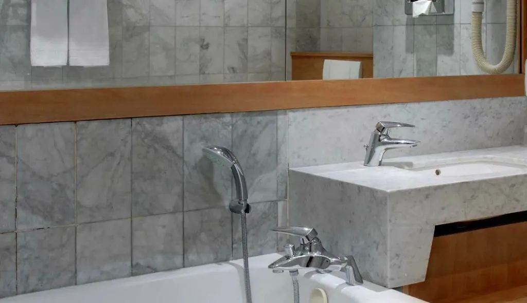 Hotel Western Ronceray Opera 3*