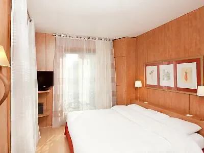 Western Ronceray Opera Отель 3*