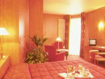 Western Ronceray Opera Отель 3*